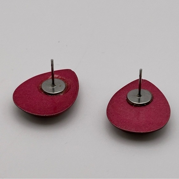 Vintage 80's Lipstick Cherry Red Lightweight Textured Teardrop 3D Stud Earrings - Picture 4 of 8